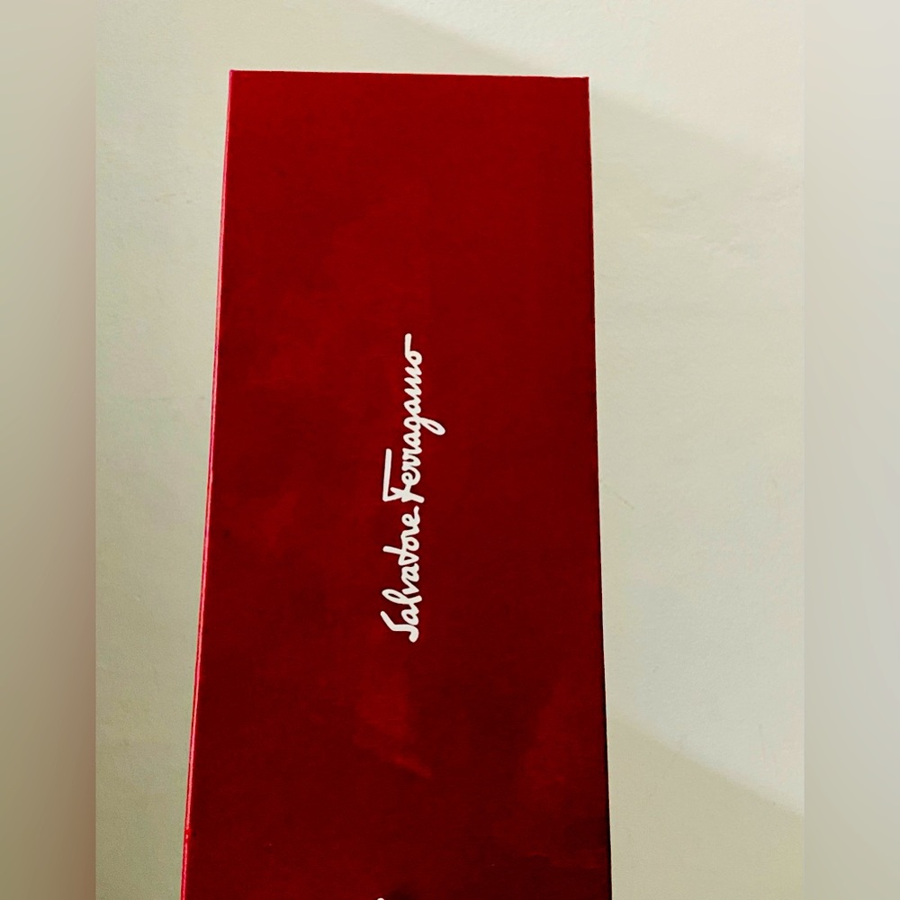 Salvatore Ferragamo boxes.excellent for closet decor or gift box. Size 8 and 7.5